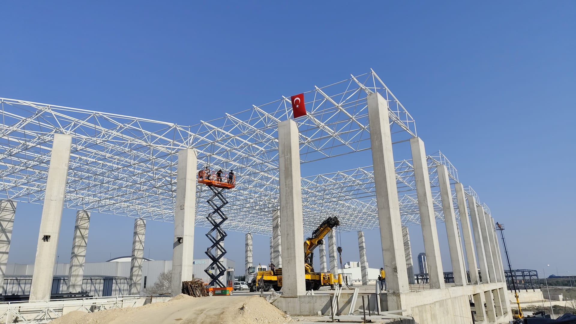 ANTREPO UZAY ÇATI İMALİ VE MONTAJI